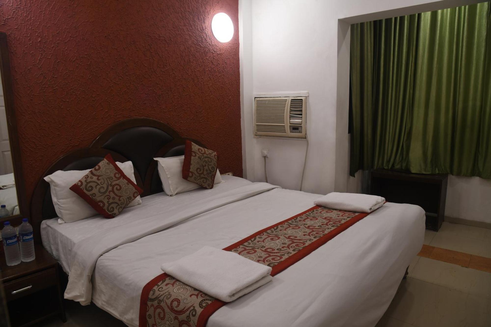 Hill Forest Resort Lonavala Esterno foto